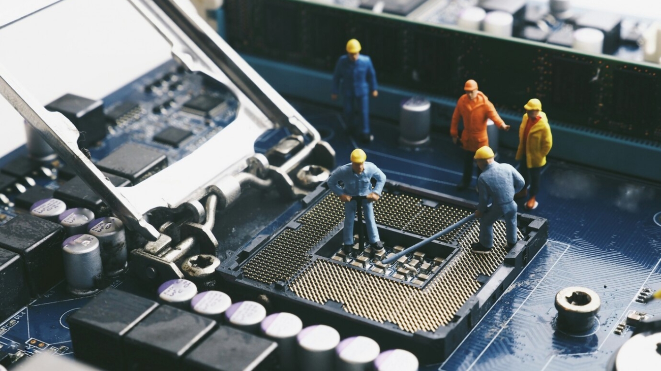 dolls-computer-motherboard_1286-160